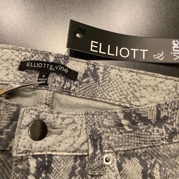 Elliott & Vine Gray Snake Reptile Animal Print Skinny Ankle Crop Jeans NWT - Picture 12 of 13